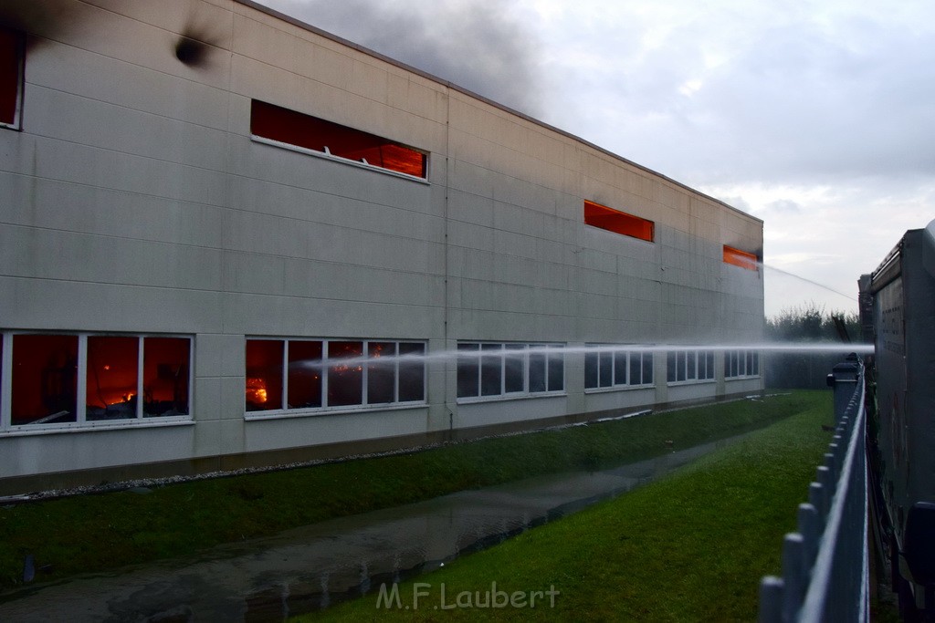 Grossbrand Halle Troisdorf Kriegsdorf Junkersring P197.JPG - Miklos Laubert